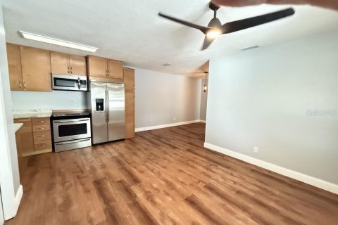 Apartamento en alquiler en Tampa, Florida, 2 dormitorios, 69.86 m2 № 1870669 - foto 6