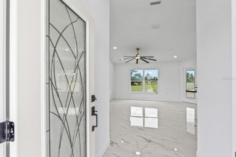 House in Morriston, Florida 3 bedrooms, 162.58 sq.m. № 2202192 - photo 5