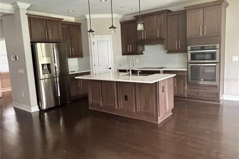 House in Tampa, Florida 5 bedrooms, 241.36 sq.m. № 1837069 - photo 26