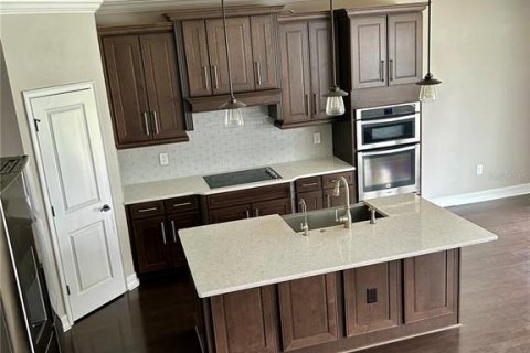 House in Tampa, Florida 5 bedrooms, 241.36 sq.m. № 1837069 - photo 16