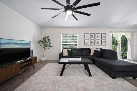 House in Edgewater, Florida 3 bedrooms, 143.07 sq.m. № 1652378 - photo 12