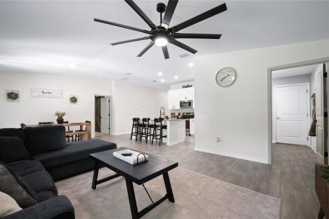 House in Edgewater, Florida 3 bedrooms, 143.07 sq.m. № 1652378 - photo 13