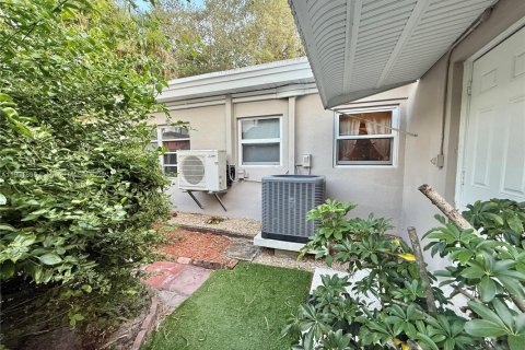 Casa en venta en Hollywood, Florida, 3 dormitorios, 205.96 m2 № 1954955 - foto 26