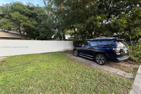 Casa en venta en Hollywood, Florida, 3 dormitorios, 205.96 m2 № 1954955 - foto 23