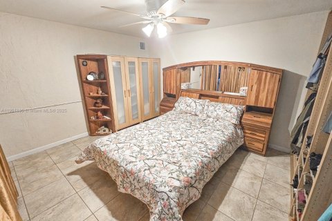 Casa en venta en Hollywood, Florida, 3 dormitorios, 205.96 m2 № 1954955 - foto 11