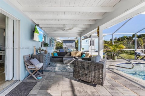 House in Cape Coral, Florida 2 bedrooms № 1971855 - photo 11