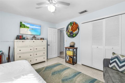 House in Cape Coral, Florida 2 bedrooms № 1971855 - photo 29