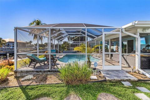 House in Cape Coral, Florida 2 bedrooms № 1971855 - photo 19
