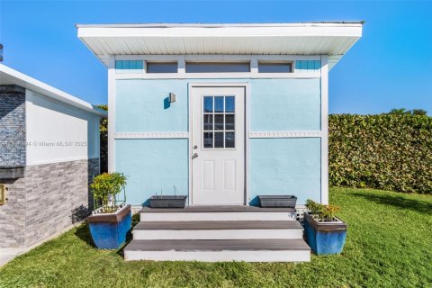 House in Cape Coral, Florida 2 bedrooms № 1971855 - photo 14