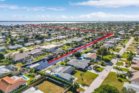 House in Cape Coral, Florida 2 bedrooms № 1971855 - photo 3