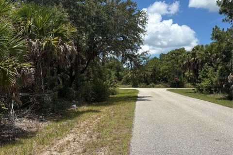 Terreno en Port Charlotte, Florida № 2230661