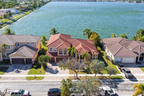 House in Miramar, Florida 5 bedrooms, 344.39 sq.m. № 2042277 - photo 2