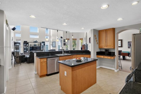 House in Miramar, Florida 5 bedrooms, 344.39 sq.m. № 2042277 - photo 26