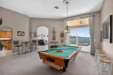 House in Miramar, Florida 5 bedrooms, 344.39 sq.m. № 2042277 - photo 20