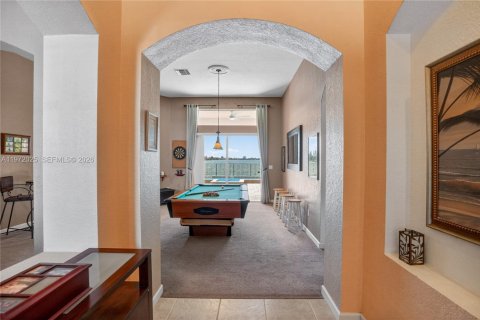 House in Miramar, Florida 5 bedrooms, 344.39 sq.m. № 2042277 - photo 22