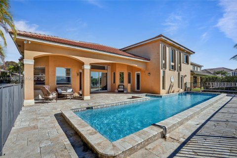 House in Miramar, Florida 5 bedrooms, 344.39 sq.m. № 2042277 - photo 9