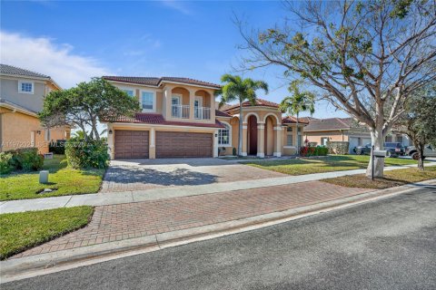 House in Miramar, Florida 5 bedrooms, 344.39 sq.m. № 2042277 - photo 3