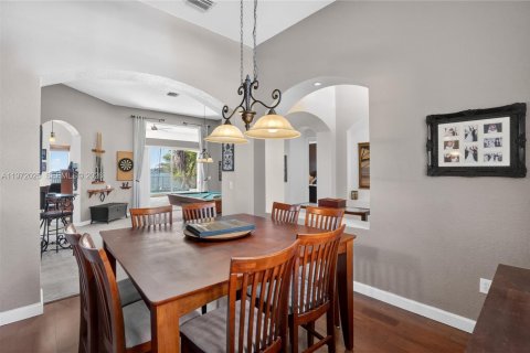 House in Miramar, Florida 5 bedrooms, 344.39 sq.m. № 2042277 - photo 29