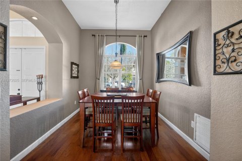 House in Miramar, Florida 5 bedrooms, 344.39 sq.m. № 2042277 - photo 30