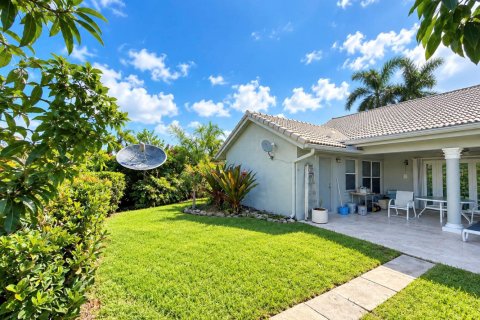 Villa ou maison à vendre à Pembroke Pines, Floride: 4 chambres, 263.75 m2 № 2387070 - photo 2