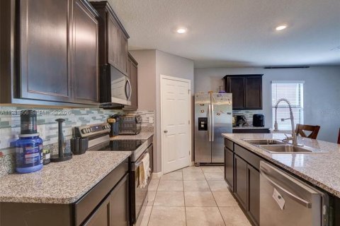 Casa en alquiler en Palm Bay, Florida, 4 dormitorios № 2050187 - foto 12