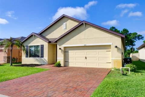 Casa en alquiler en Palm Bay, Florida, 4 dormitorios № 2050187 - foto 2