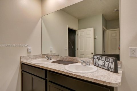 Casa en alquiler en Palm Bay, Florida, 4 dormitorios № 2050187 - foto 18