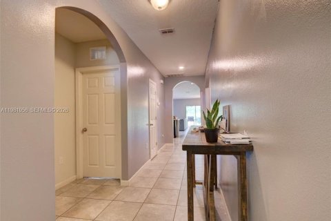 Casa en alquiler en Palm Bay, Florida, 4 dormitorios № 2050187 - foto 5