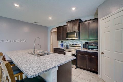 Casa en alquiler en Palm Bay, Florida, 4 dormitorios № 2050187 - foto 13