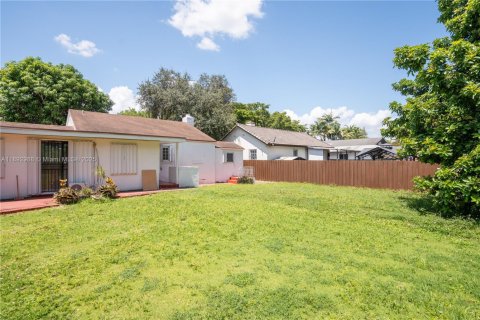Villa ou maison à louer à Miami, Floride: 2 chambres, 74.32 m2 № 1946706 - photo 21