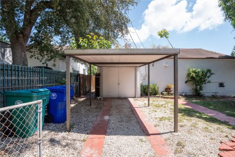 Villa ou maison à louer à Miami, Floride: 2 chambres, 74.32 m2 № 1946706 - photo 18