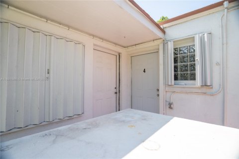 Villa ou maison à louer à Miami, Floride: 2 chambres, 74.32 m2 № 1946706 - photo 17