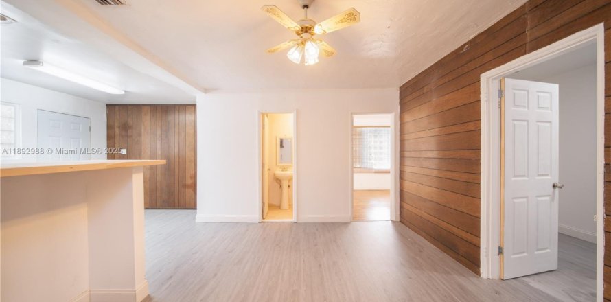Villa ou maison à Miami, Floride 2 chambres, 74.32 m2 № 1946706