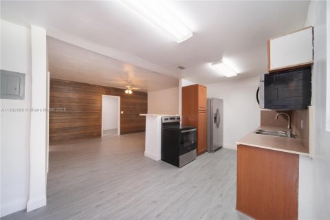 Villa ou maison à louer à Miami, Floride: 2 chambres, 74.32 m2 № 1946706 - photo 6