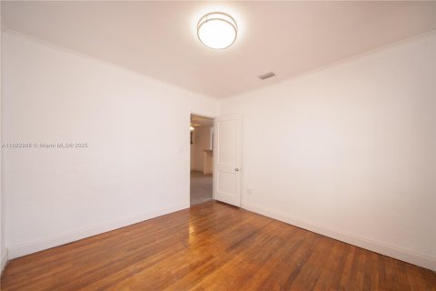 Villa ou maison à louer à Miami, Floride: 2 chambres, 74.32 m2 № 1946706 - photo 15