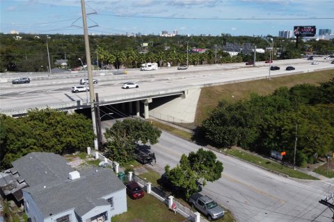 Terreno en venta en Miami, Florida № 1862217 - foto 21
