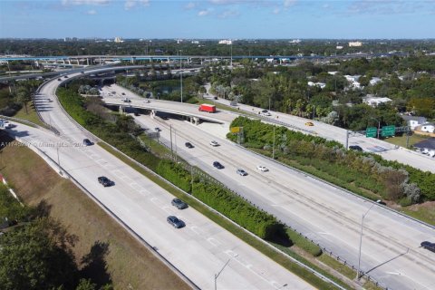 Terreno en venta en Miami, Florida № 1862217 - foto 11