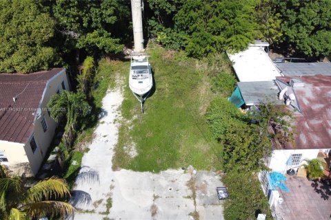 Terreno en venta en Miami, Florida № 1862217 - foto 15
