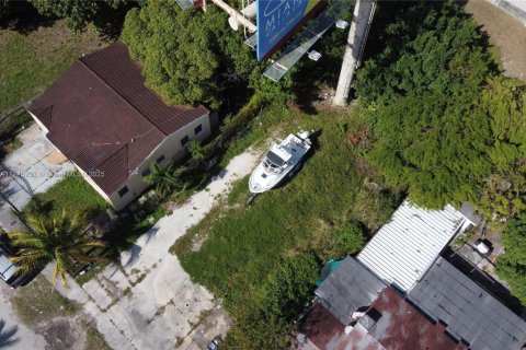Terreno en venta en Miami, Florida № 1862217 - foto 3