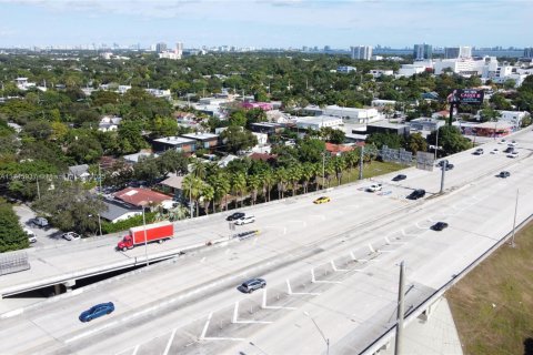 Terreno en venta en Miami, Florida № 1862217 - foto 9