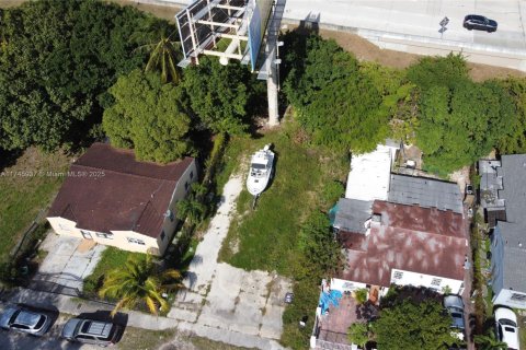 Terreno en venta en Miami, Florida № 1862217 - foto 1