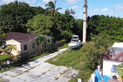 Terreno en venta en Miami, Florida № 1862217 - foto 18