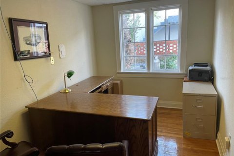 Commercial property in Lakeland, Florida 171.5 sq.m. № 2108372 - photo 4