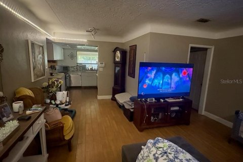 House in Saint Petersburg, Florida 2 bedrooms, 100.43 sq.m. № 1911103 - photo 7