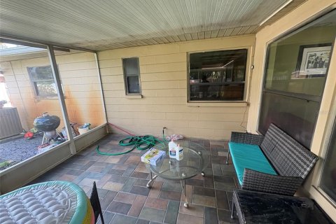 House in Saint Petersburg, Florida 2 bedrooms, 100.43 sq.m. № 1911103 - photo 19