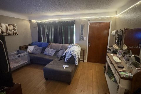 House in Saint Petersburg, Florida 2 bedrooms, 100.43 sq.m. № 1911103 - photo 6