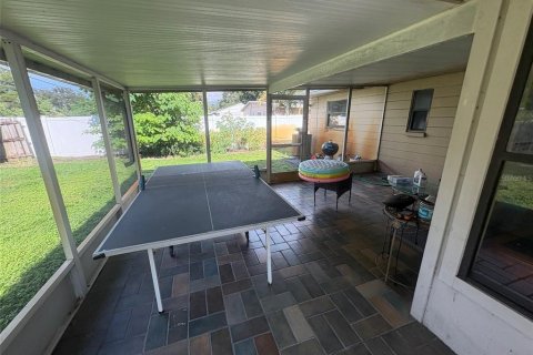 House in Saint Petersburg, Florida 2 bedrooms, 100.43 sq.m. № 1911103 - photo 18