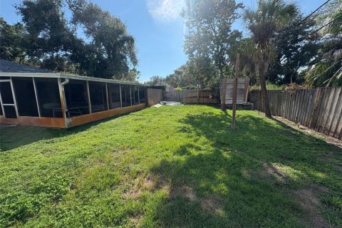 House in Saint Petersburg, Florida 2 bedrooms, 100.43 sq.m. № 1911103 - photo 25