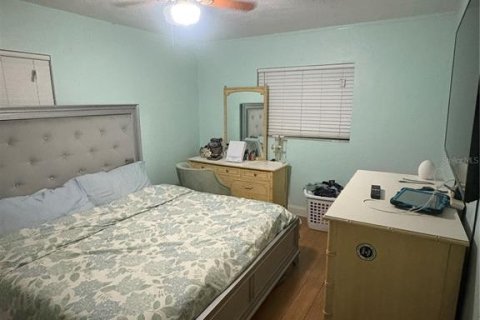 House in Saint Petersburg, Florida 2 bedrooms, 100.43 sq.m. № 1911103 - photo 11