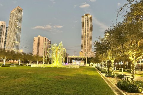 Condominio en alquiler en Sunny Isles Beach, Florida, 3 dormitorios, 134.43 m2 № 1993759 - foto 28